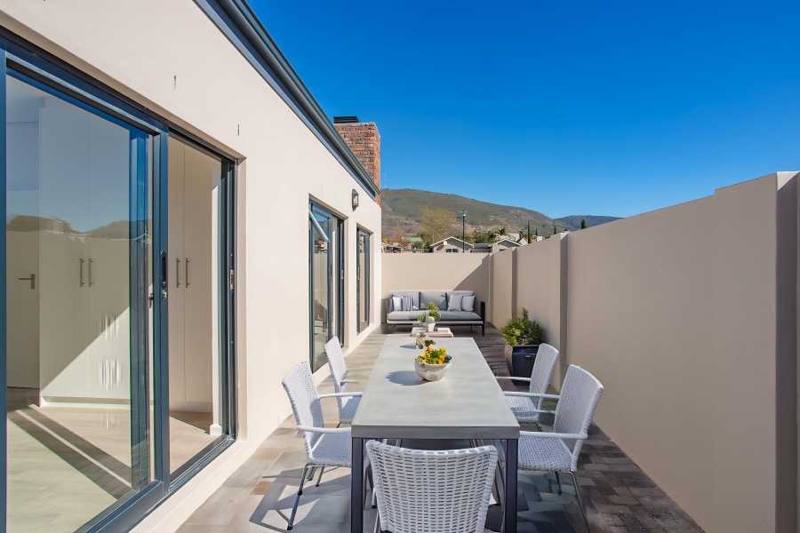 2 Bedroom Property for Sale in Honeydew Country Estate Western Cape